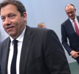 Тръмп обяви, че Иран се е съгласил да предаде запасите си с обогатен уран